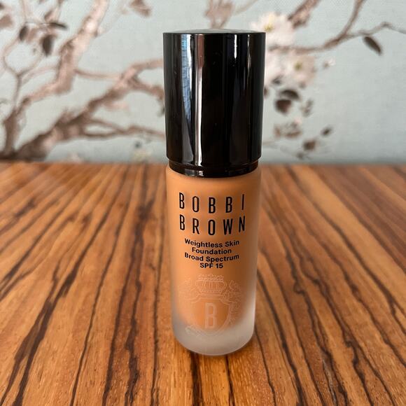 Bobbi Brown Other - Bobbi Brown Weightless Skin Foundation SPF 15 W-086 Warm Almond
